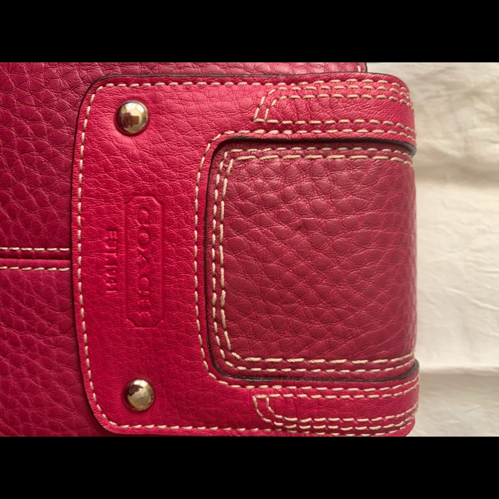 Raspberry Shoulder Bag - Picture 3 of 5